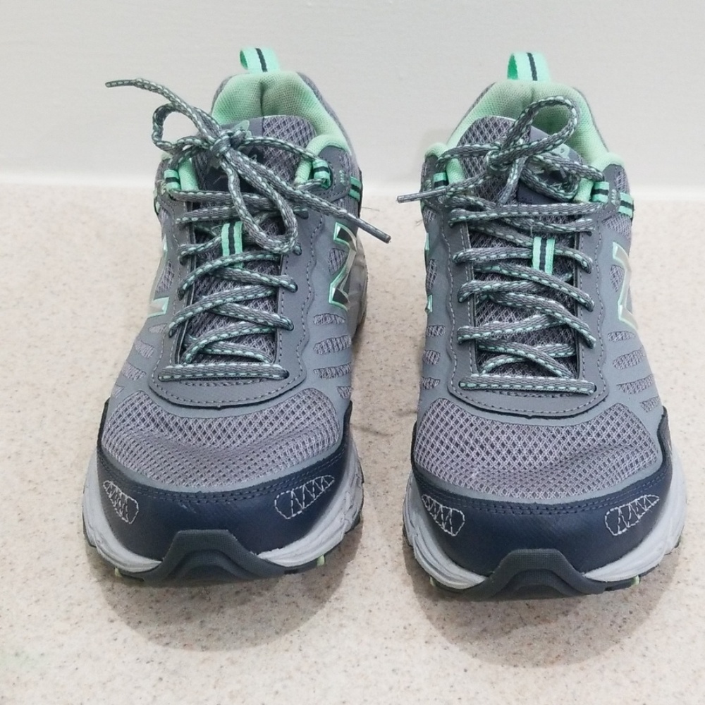 New Balance 573 women's size 10 sneakers - Picture 8 of 8